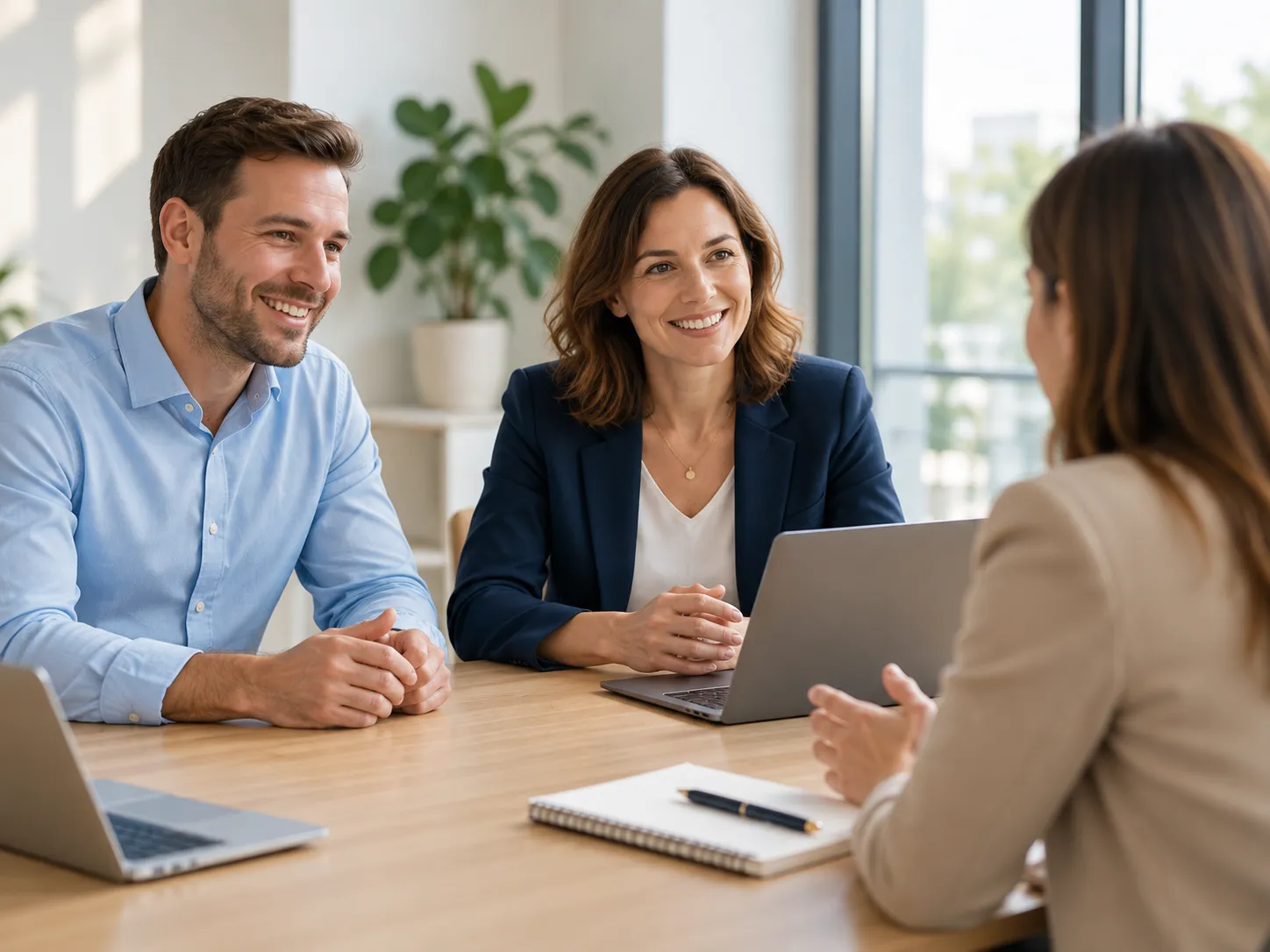 Équipe Nextaura en échange avec un client
